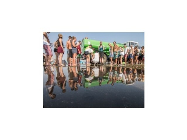 Vypredaný festival Grape pre vyčíňanie počasia predčasne ukončili